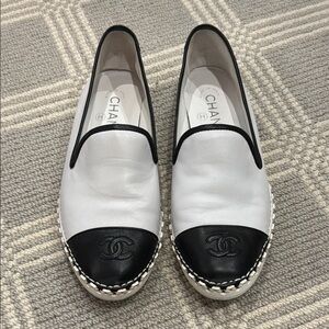 Chanel Interlocking CC Mocassins - Loafers